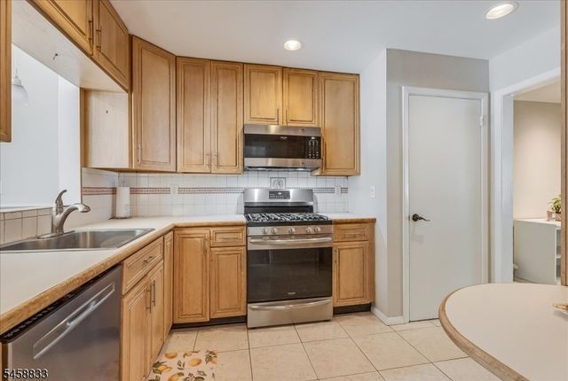37 Continental Ave, Morristown Town, NJ 07960