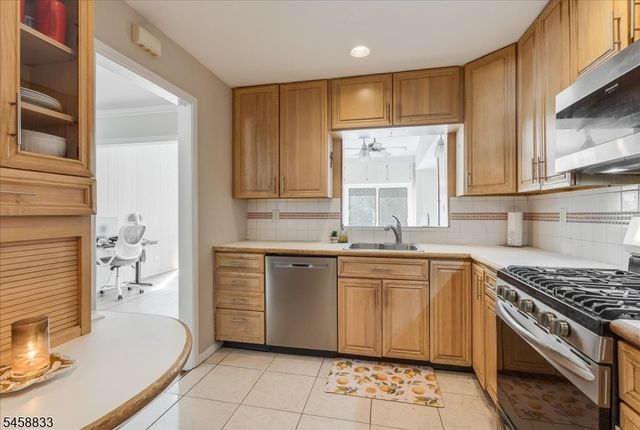 37 Continental Ave, Morristown Town, NJ 07960