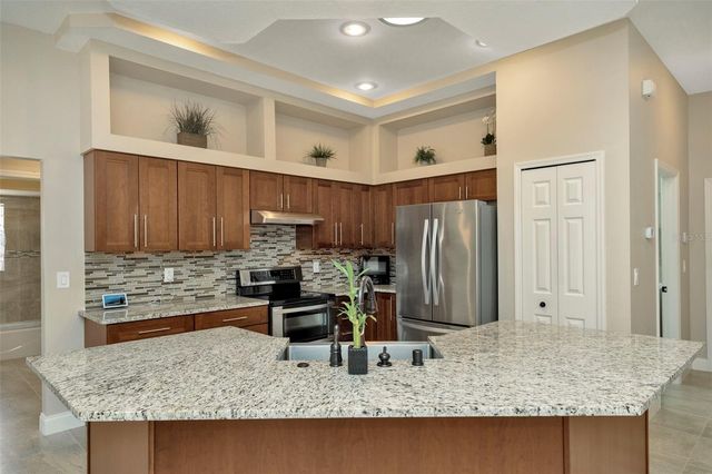 18810 FOREST GLEN COURT, Tampa, FL 33647