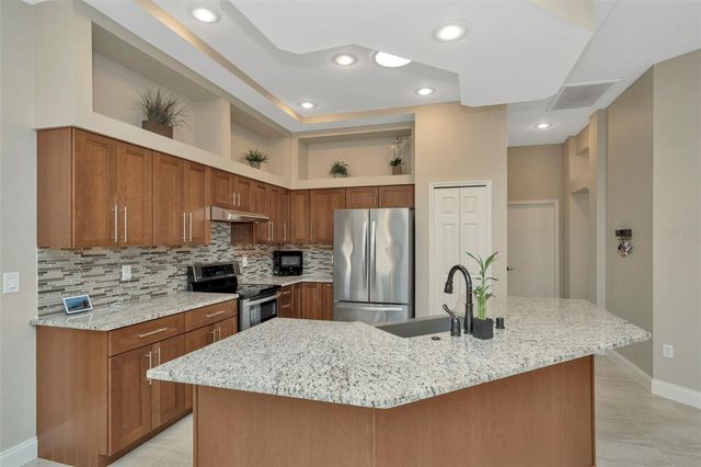 18810 FOREST GLEN COURT, Tampa, FL 33647