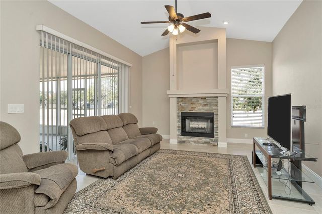 18810 FOREST GLEN COURT, Tampa, FL 33647