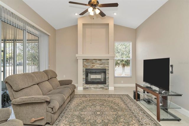 18810 FOREST GLEN COURT, Tampa, FL 33647