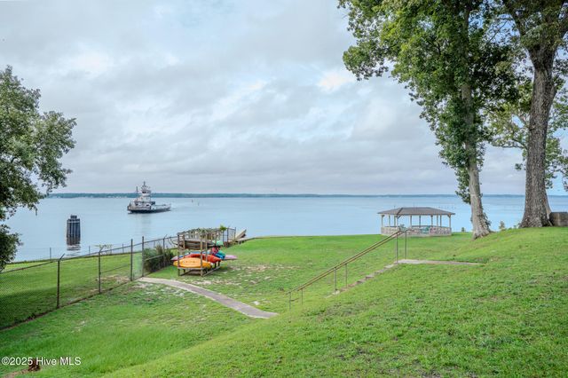 89 Country Club Drive Apt A3, Arapahoe, NC 28510