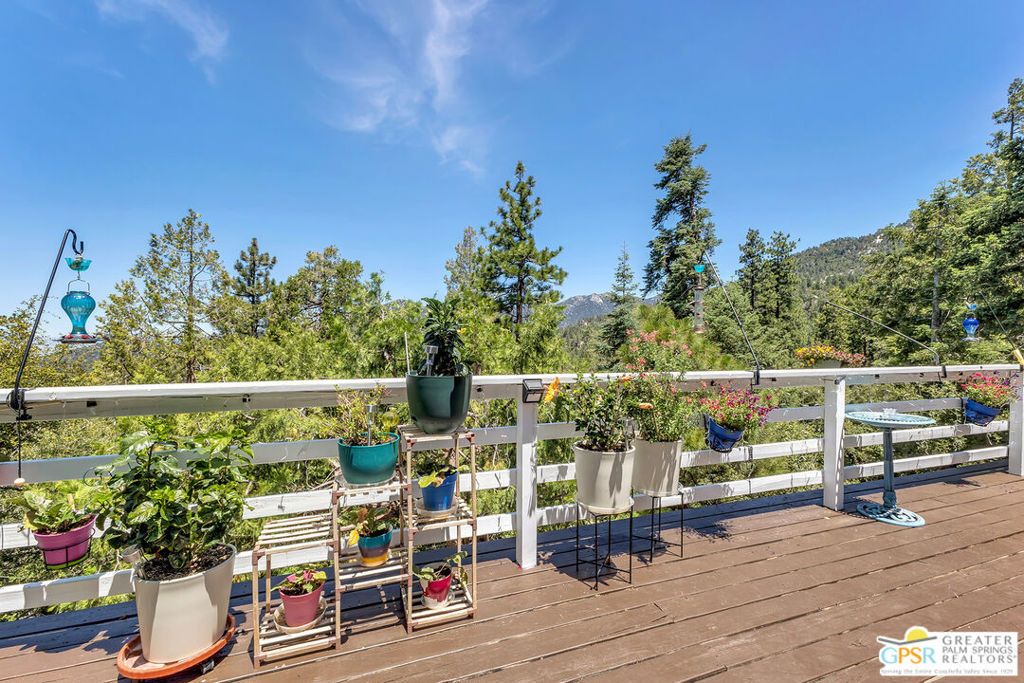 Image 12 of property listing at 23971 Skyview Drive, Idyllwild, CA 92549