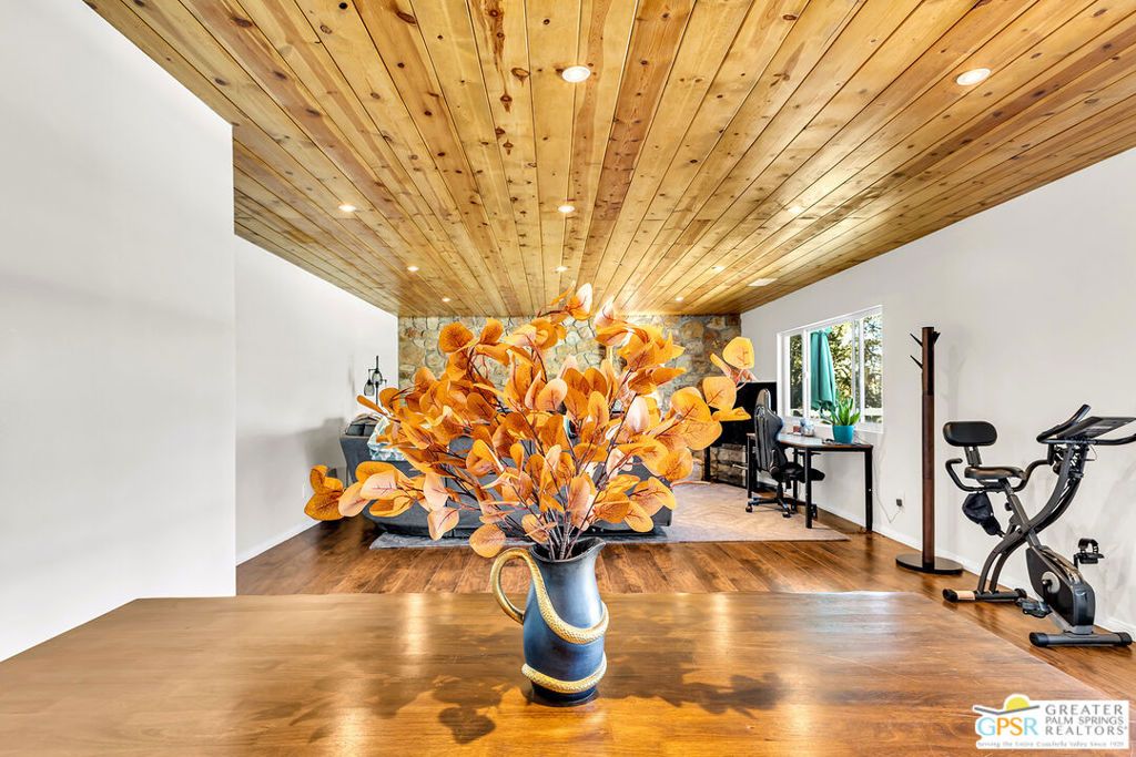 Image 27 of property listing at 23971 Skyview Drive, Idyllwild, CA 92549