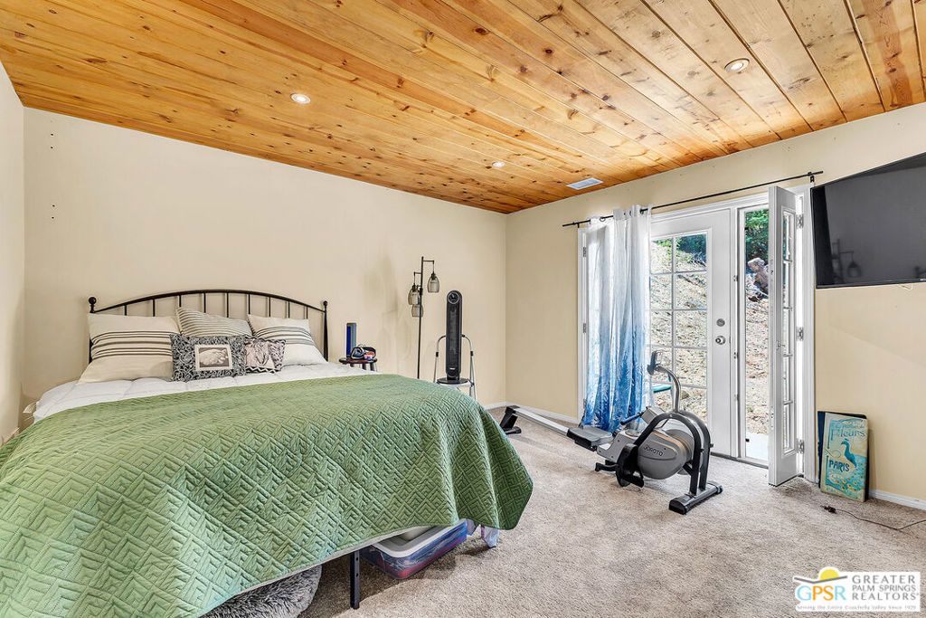 Image 38 of property listing at 23971 Skyview Drive, Idyllwild, CA 92549