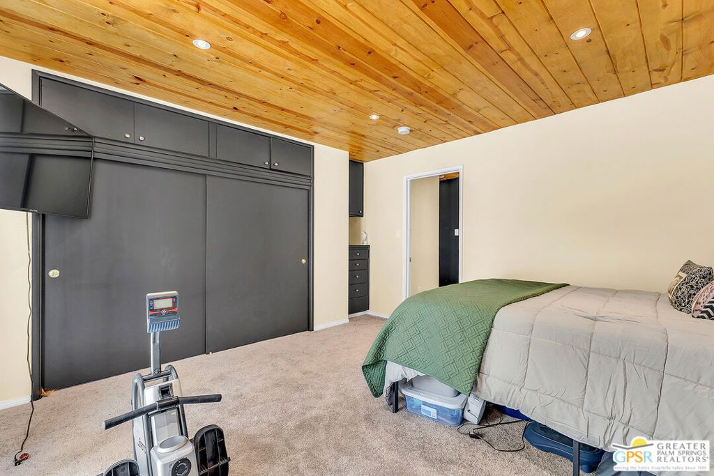 Image 39 of property listing at 23971 Skyview Drive, Idyllwild, CA 92549