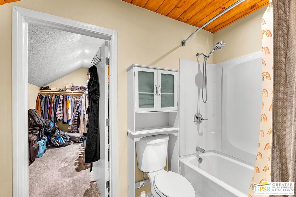 Image 47 of property listing at 23971 Skyview Drive, Idyllwild, CA 92549