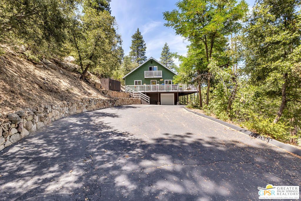 Image 5 of property listing at 23971 Skyview Drive, Idyllwild, CA 92549