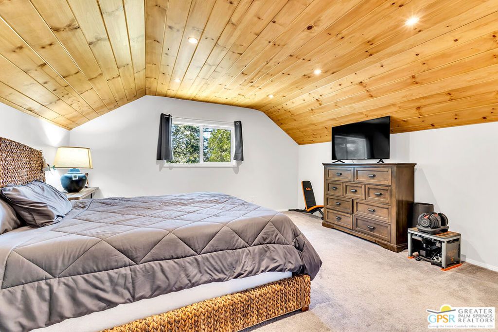 Image 63 of property listing at 23971 Skyview Drive, Idyllwild, CA 92549