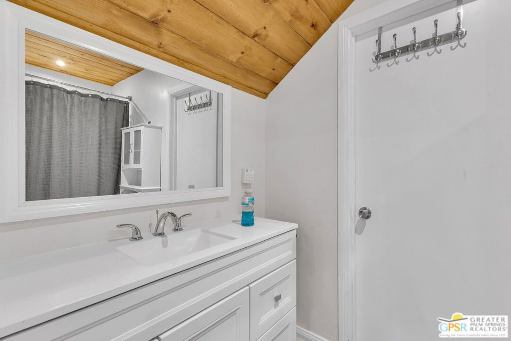 Image 66 of property listing at 23971 Skyview Drive, Idyllwild, CA 92549