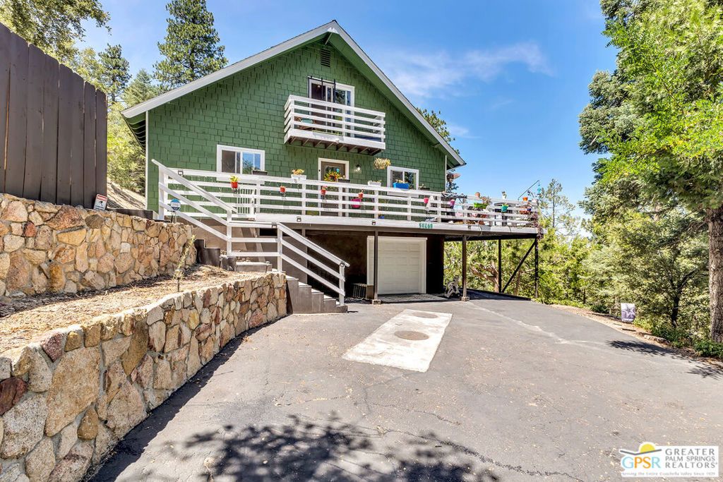 Image 7 of property listing at 23971 Skyview Drive, Idyllwild, CA 92549