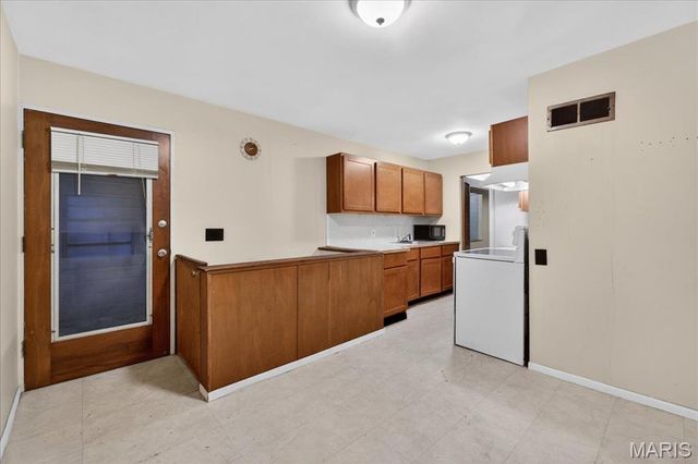 1316 Bayonne Drive, St Louis, MO 63138