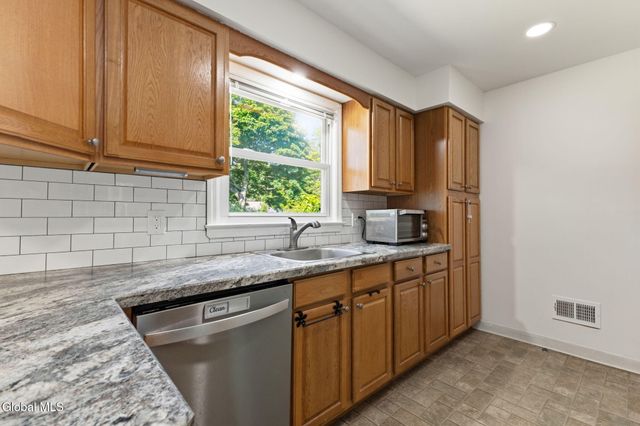 1136 Butler Street, Rotterdam, NY 12303