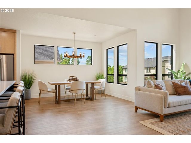 750 N V St, Washougal, WA 98671