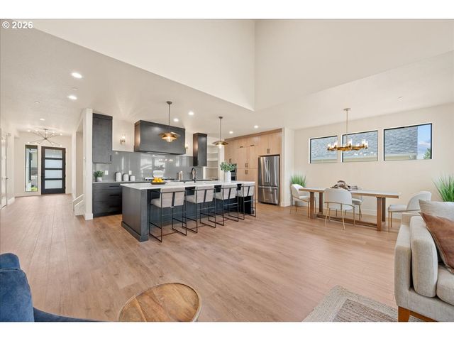 750 N V St, Washougal, WA 98671