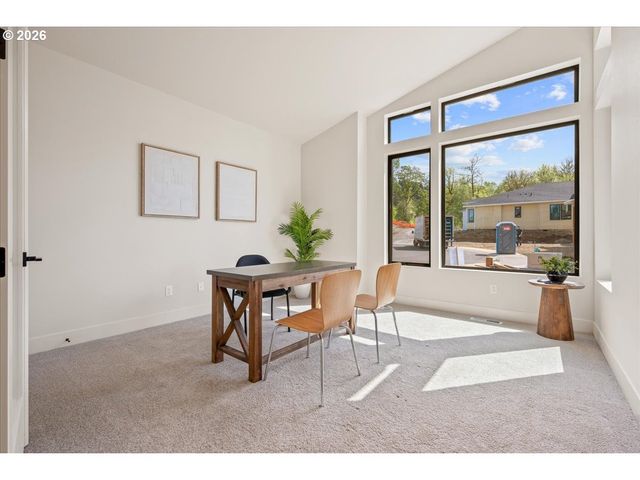 750 N V St, Washougal, WA 98671