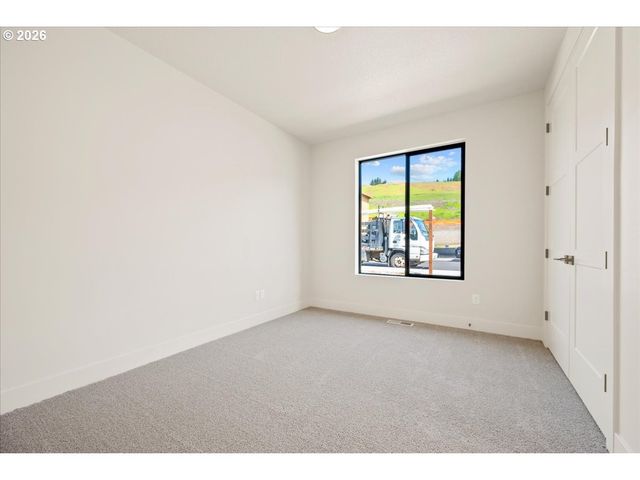 750 N V St, Washougal, WA 98671