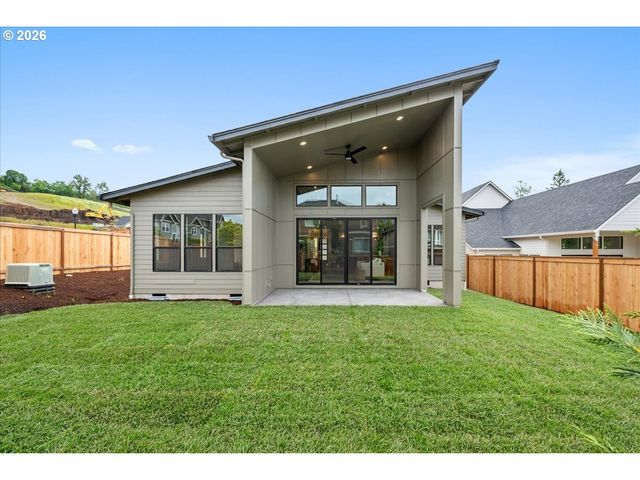 750 N V St, Washougal, WA 98671