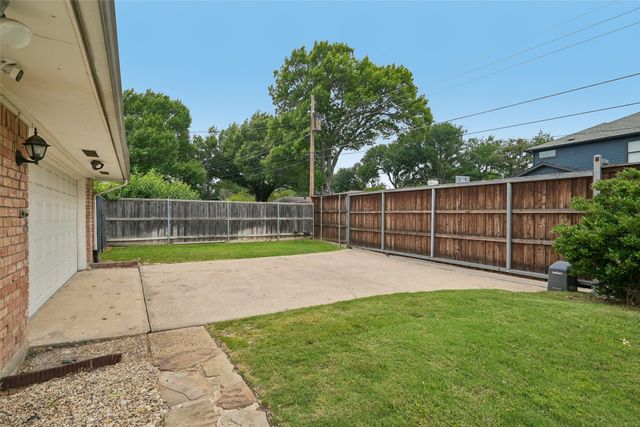 328 Oakcrest Drive, Richardson, TX 75080