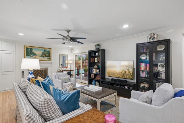 328 Oakcrest Drive, Richardson, TX 75080