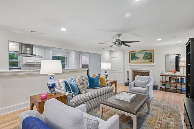 328 Oakcrest Drive, Richardson, TX 75080