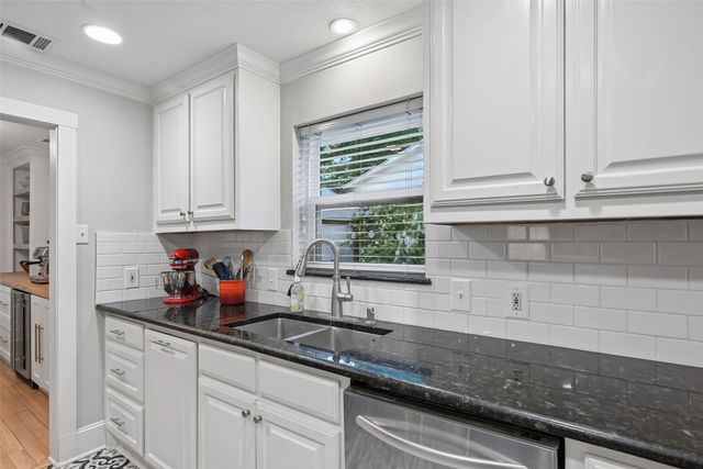 328 Oakcrest Drive, Richardson, TX 75080
