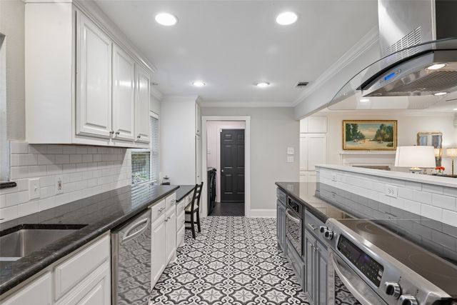 328 Oakcrest Drive, Richardson, TX 75080