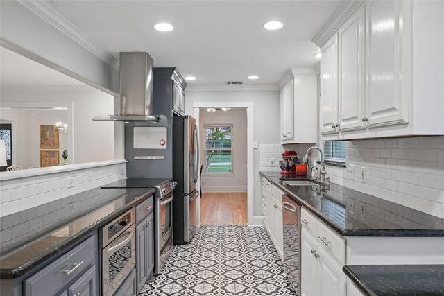 328 Oakcrest Drive, Richardson, TX 75080