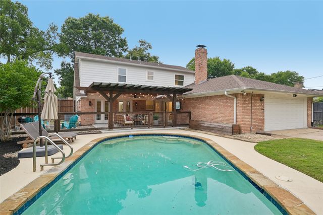 328 Oakcrest Drive, Richardson, TX 75080