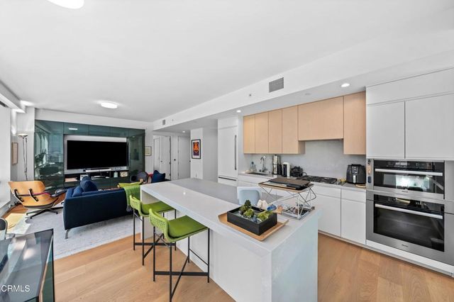 877 Francisco Street 1506, Los Angeles, CA 90017
