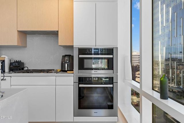 877 Francisco Street 1506, Los Angeles, CA 90017
