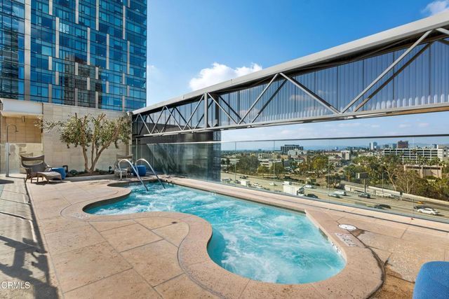877 Francisco Street 1506, Los Angeles, CA 90017