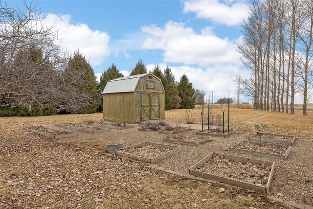 5305 American Legion SE, Iowa City, IA 52240