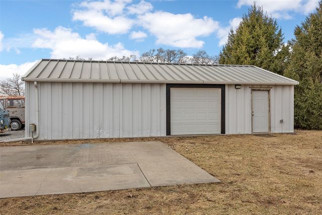 5305 American Legion SE, Iowa City, IA 52240