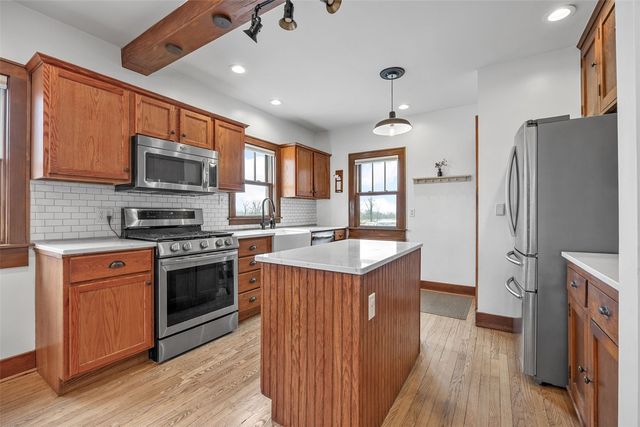 5305 American Legion SE, Iowa City, IA 52240