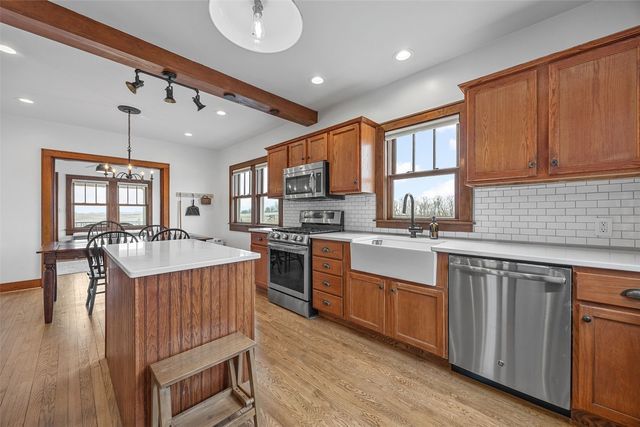 5305 American Legion SE, Iowa City, IA 52240