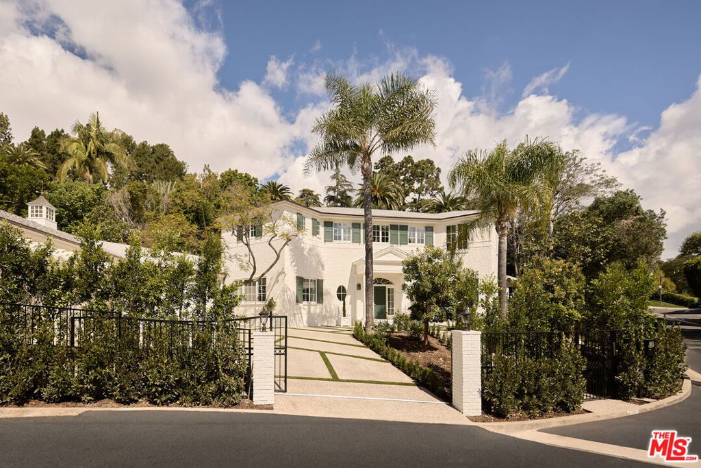 31 Oakmont Drive, Los Angeles, CA 90049 — exterior