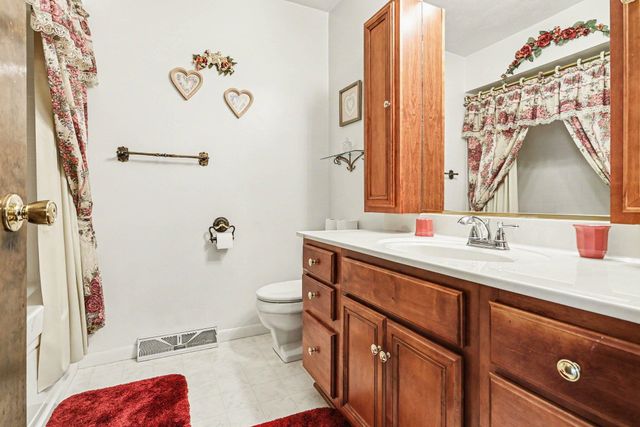 23495 Nora Street, Elkhart, IN 46516