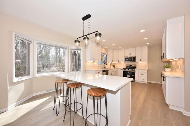 W290N9582 Deer LANE, Colgate, WI 53017