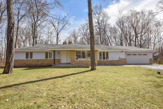 W290N9582 Deer LANE, Colgate, WI 53017