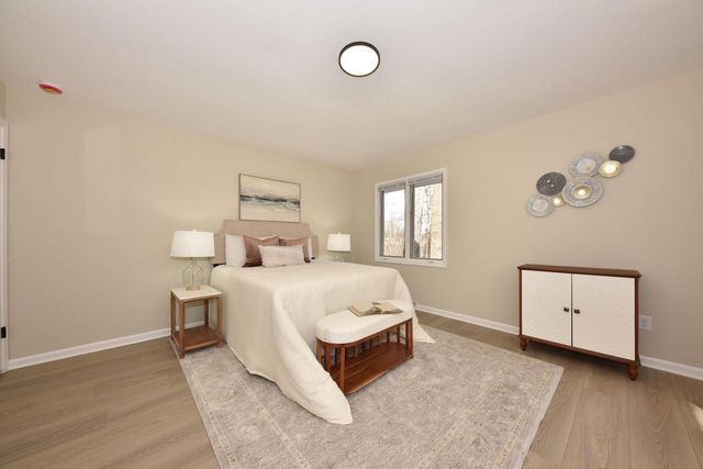 W290N9582 Deer LANE, Colgate, WI 53017