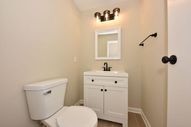 W290N9582 Deer LANE, Colgate, WI 53017