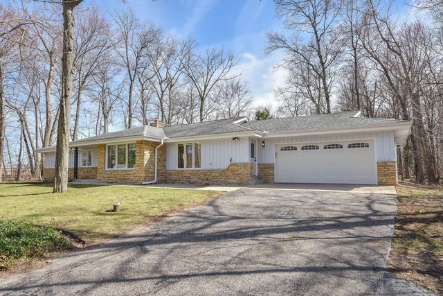 W290N9582 Deer LANE, Colgate, WI 53017