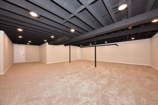 W290N9582 Deer LANE, Colgate, WI 53017