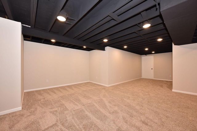 W290N9582 Deer LANE, Colgate, WI 53017