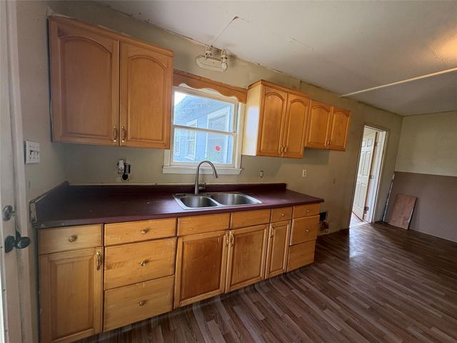 215 Fair Park Street, Riesel, TX 76682