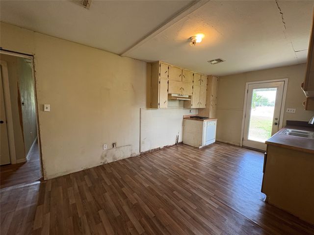 215 Fair Park Street, Riesel, TX 76682