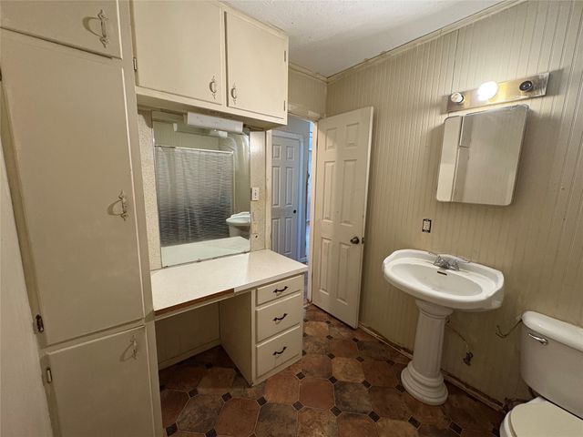 215 Fair Park Street, Riesel, TX 76682