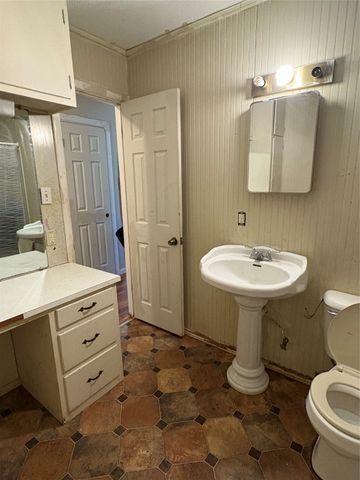 215 Fair Park Street, Riesel, TX 76682
